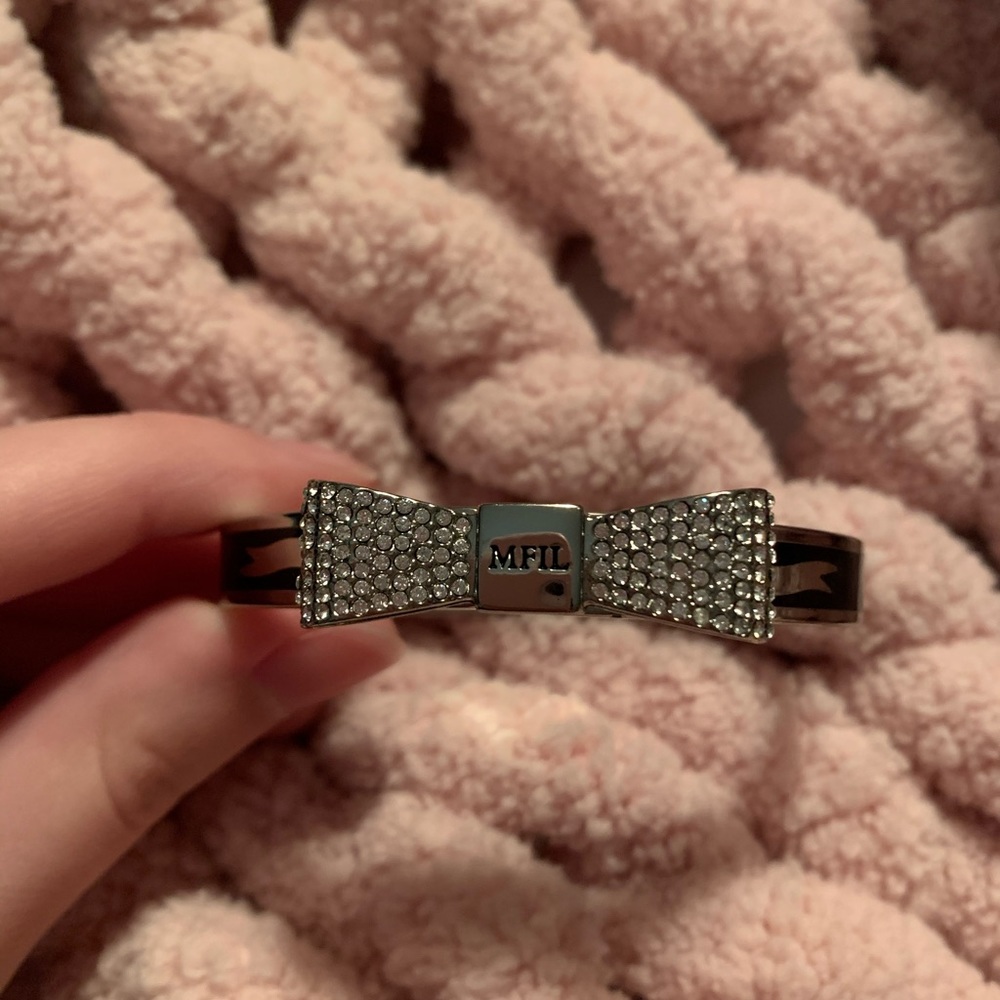 Adorable New Bow Bracelet